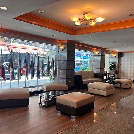 Asia Grand Hotel Hatjaj Kültér fotó