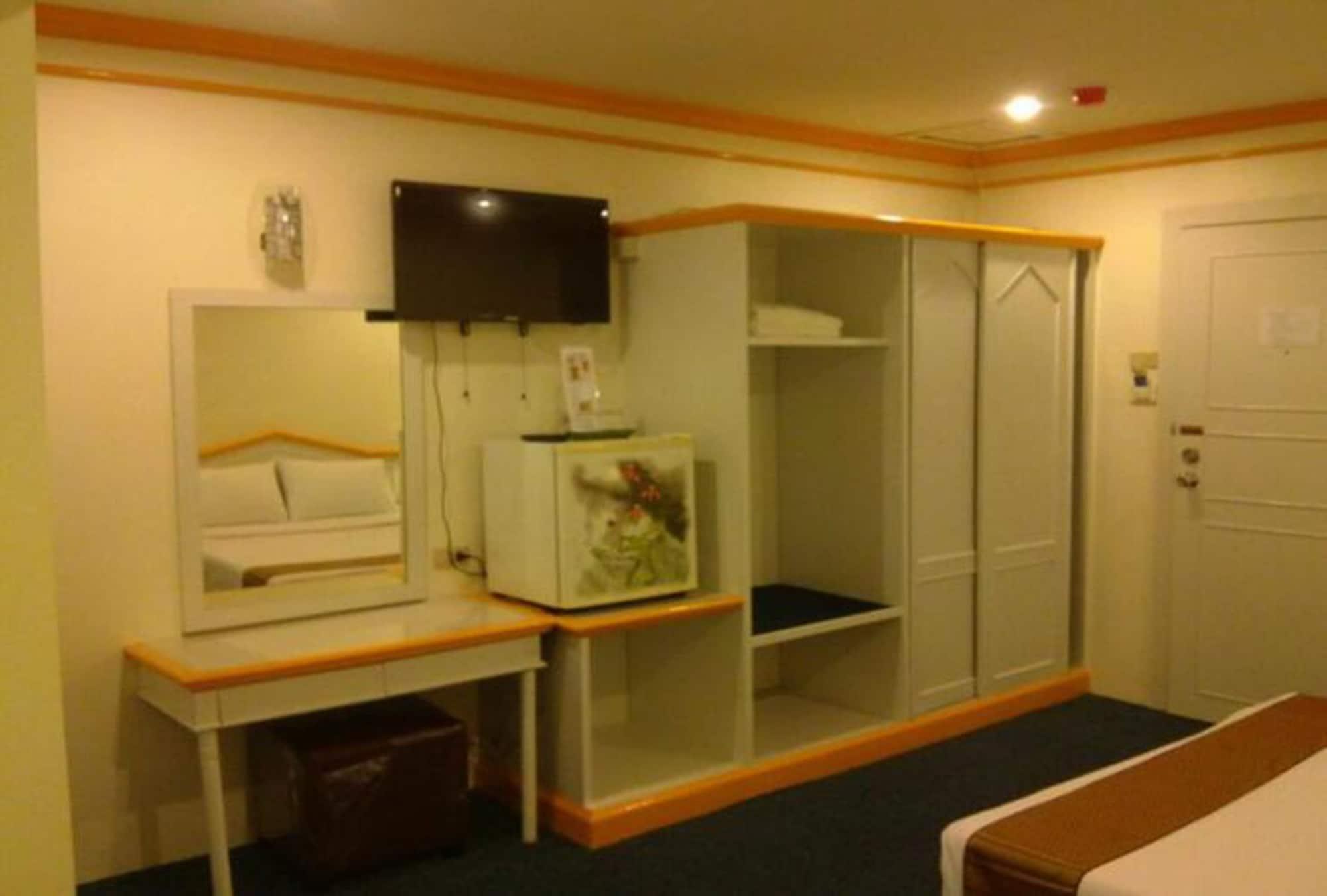 Asia Grand Hotel Hatjaj Kültér fotó