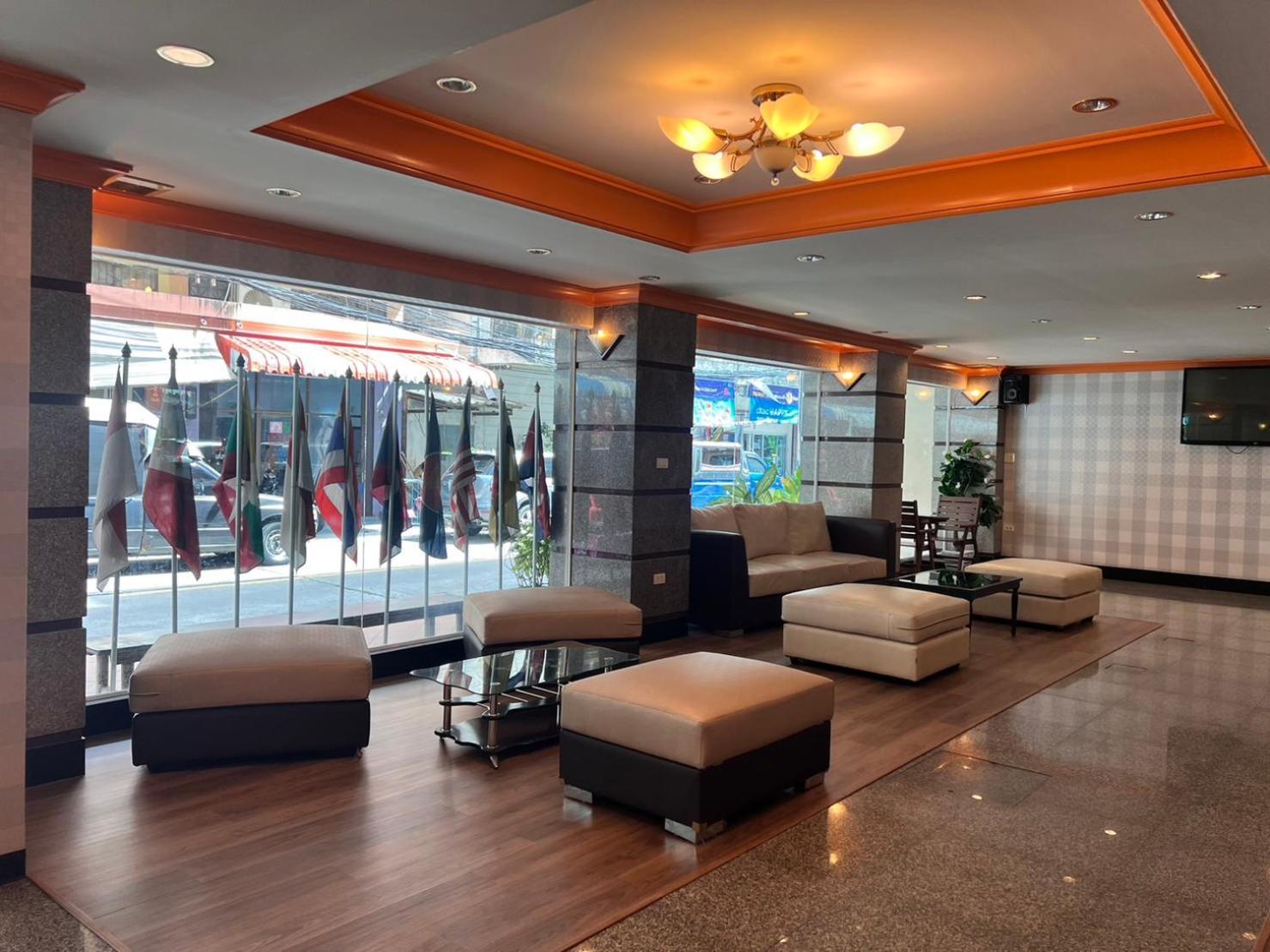 Asia Grand Hotel Hatjaj Kültér fotó