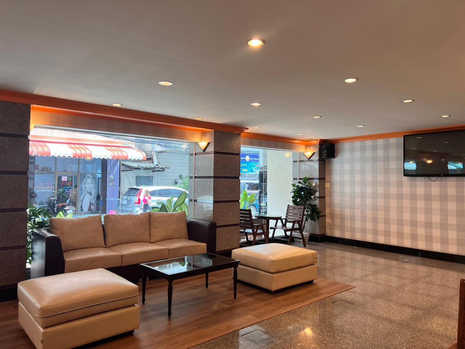 Asia Grand Hotel Hatjaj Kültér fotó