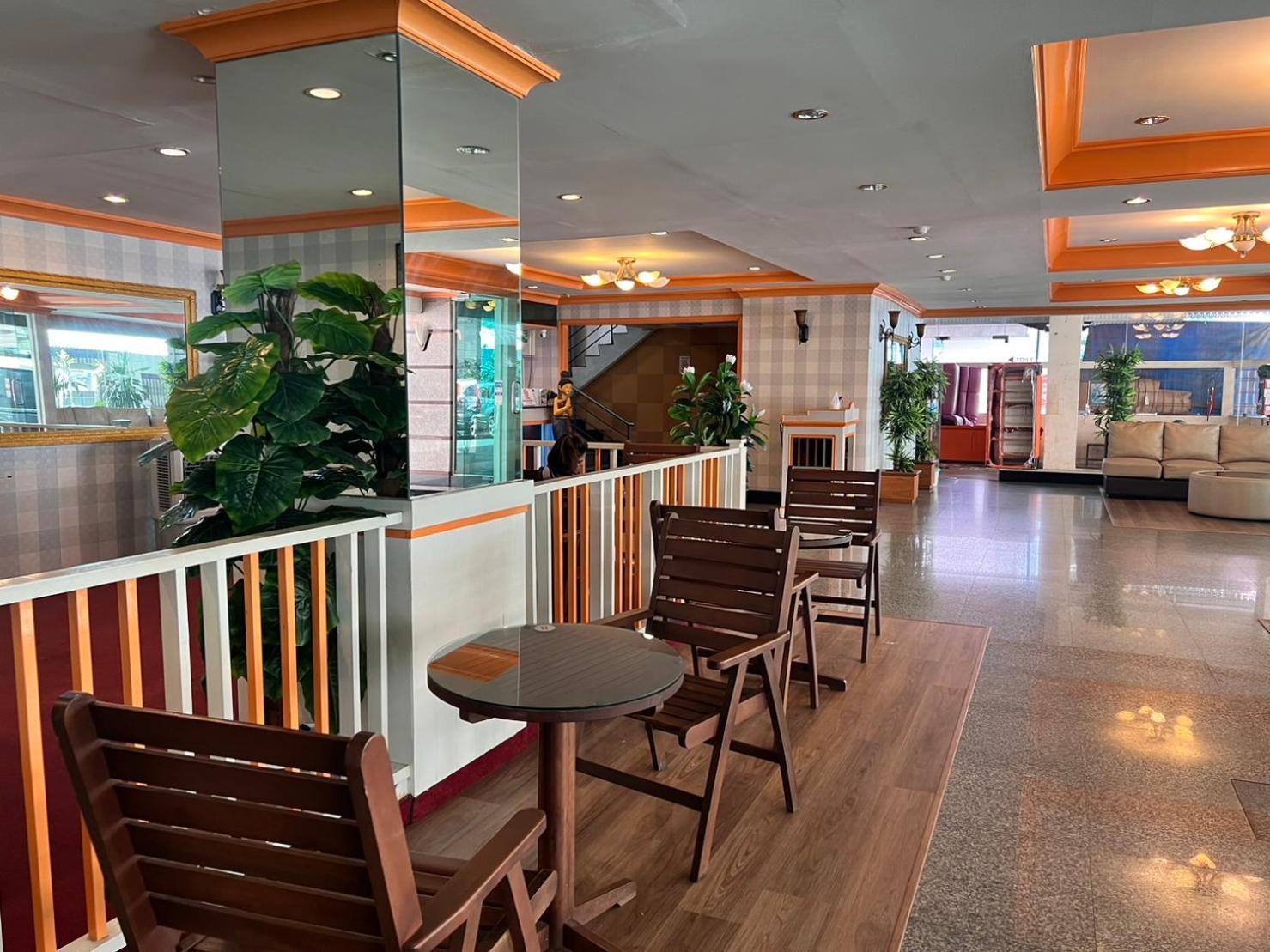 Asia Grand Hotel Hatjaj Kültér fotó